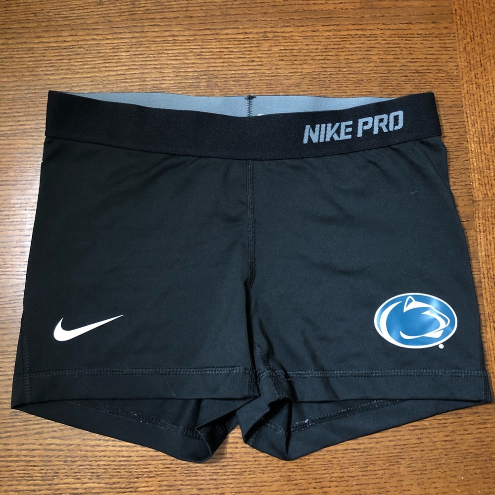 Penn State Logo Nike Pro 2.5” Compression Shorts | Women’s Small